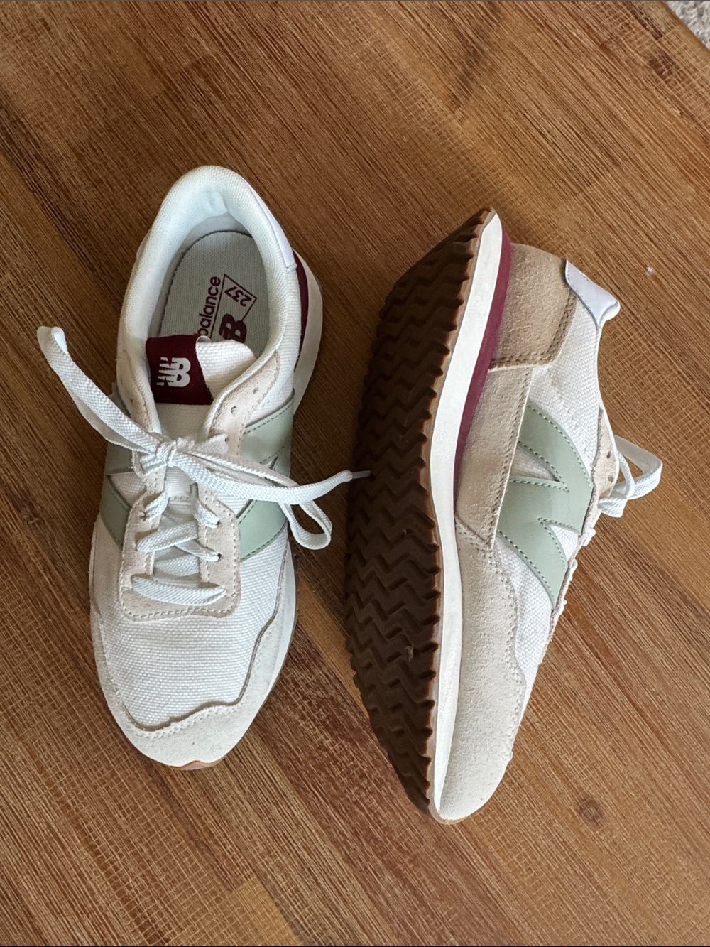 New Balance 237 size 8.5 - Picture 2 of 6